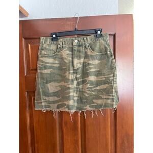 Lucky Brand old favorite mini camouflage print skirt size 8